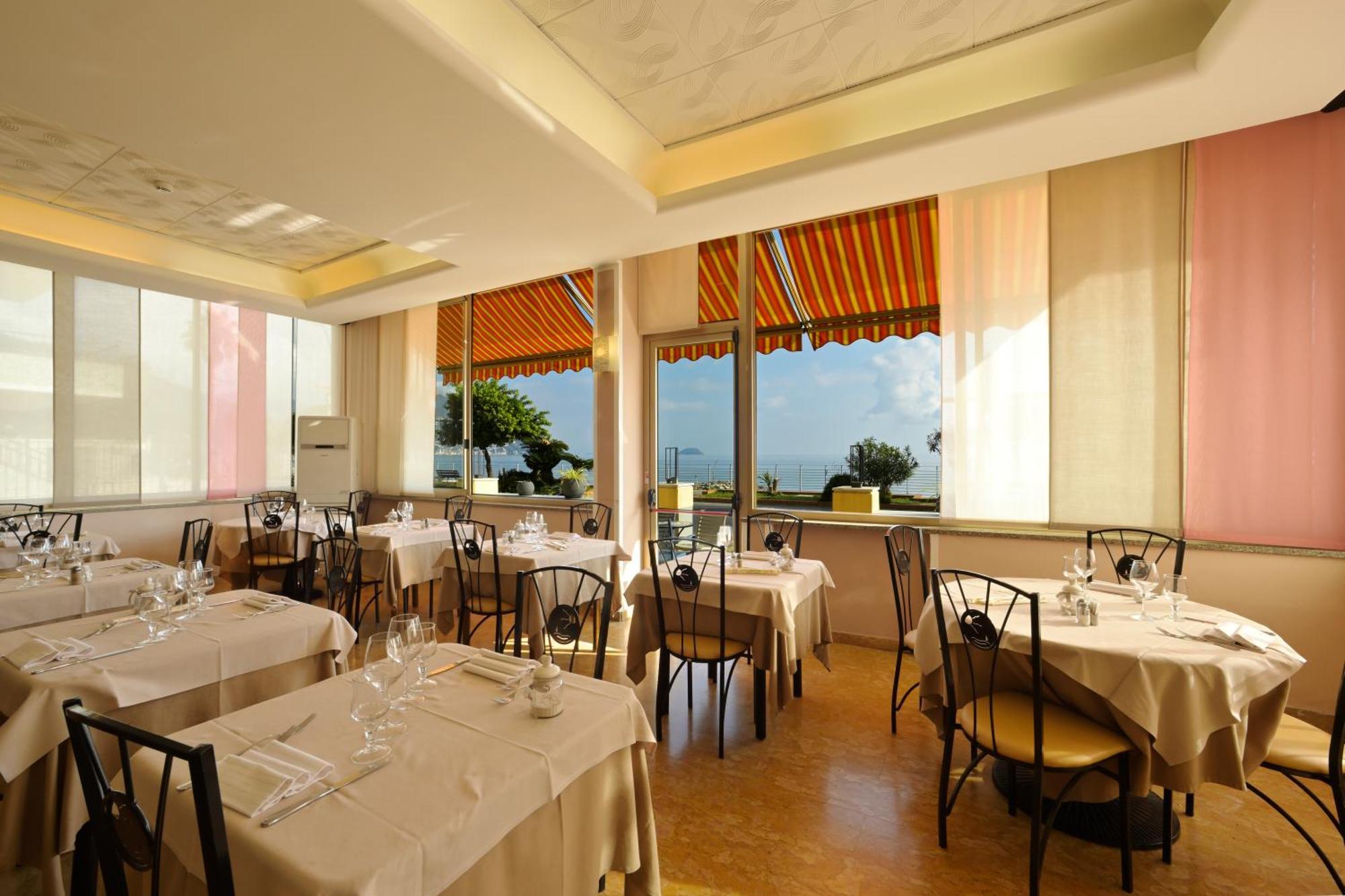 Hotel Delfino Laigueglia Exteriér fotografie