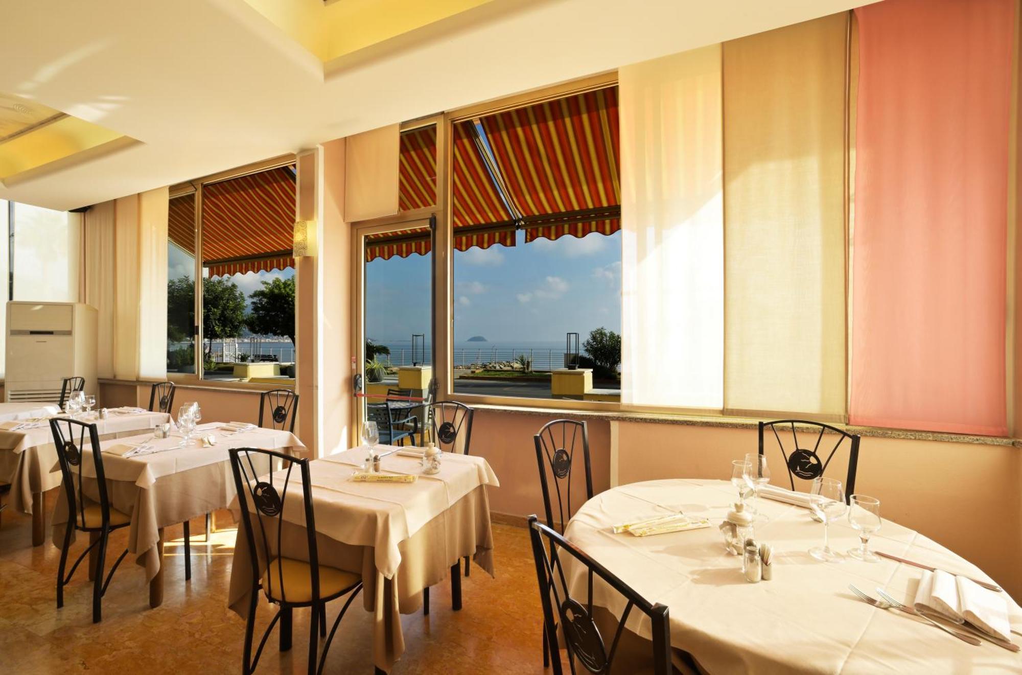 Hotel Delfino Laigueglia Exteriér fotografie